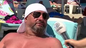 VIDEO Cerere mare, prețuri majorate pe litoral. Ce sumă de bani scoate un turist din buzunar într-o zi de plajă?